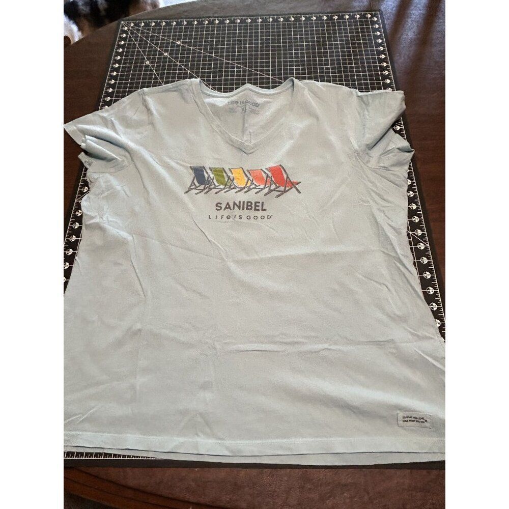 Life Is Good Women's XL Sanibel Tee With Colorful Chairs Graphic